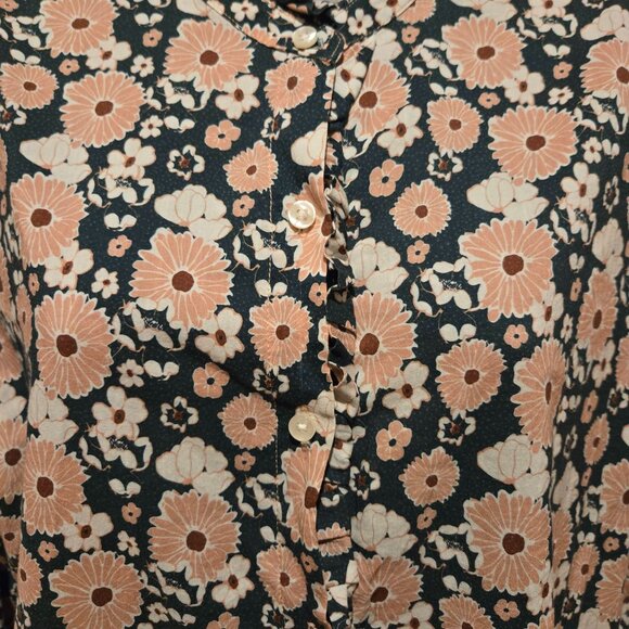 Trovata Birds of Paradis Groundcover Floral Button Down Floral Helena Blouse - Picture 3 of 13